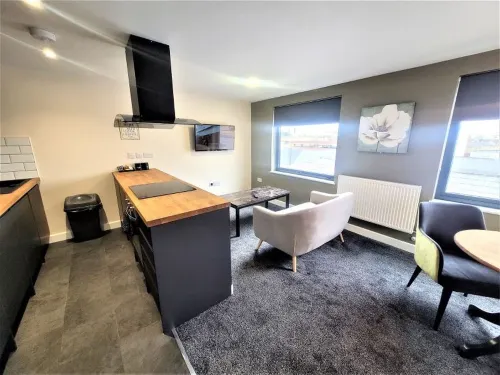 Friary House Serviced Apartments by Roomsbooked - 24Hr Reception Hotels in Gloucester District