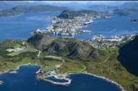 Cozy Ålesund Apartment with Private Entrance & Free Parking