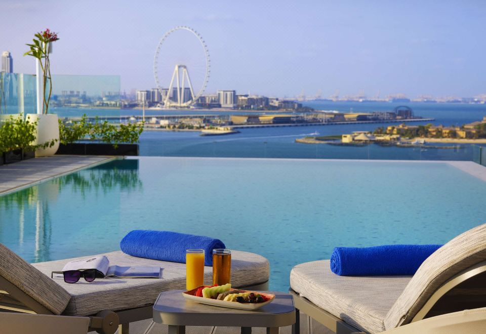 툼비 호텔 수영장