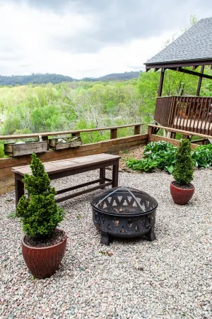 Well-appointed cabin with expansive mountain views, nature and tranquility. Отели в г. Ков Крик