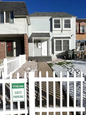 Charming 4-bedroom Townhouse  25 min from Denver Hotels near On the Dollar