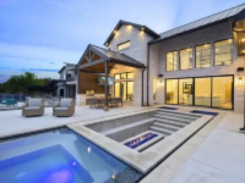 LBJ Retreat - Luxurious Lake LBJ Waterfront - German Farmhouse Getaway 金士蘭酒店