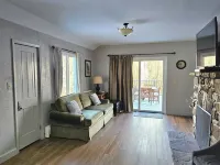 Whiteface Mtn/Wilmington, NY~~Hot Tub, Gas Fireplace, 2 Minutes to Whiteface!!