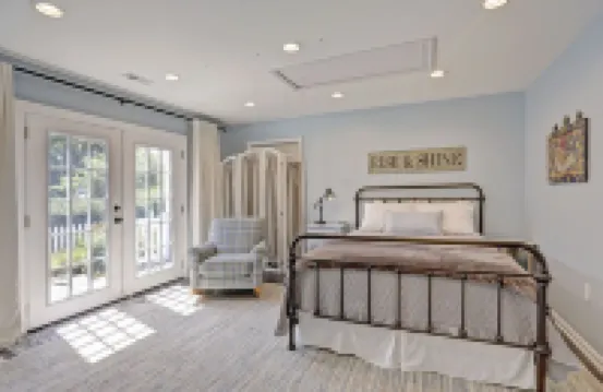 Private 1300 sq ft Cottage in Historic Yorktown-w/ trolley access 約克鎮酒店