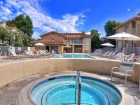 Panoramic Ocean View-No Stairs-King Bed-Walkin shower, 24hr Manned Sec. Gates