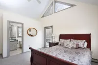 Riverfront Bretton Woods Home - A/C, Wifi, Private, Quiet, Views, LOCATION!!