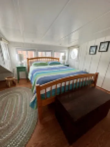 Ocean Front Cottage!! Beauty on the outside, Charm on the inside!