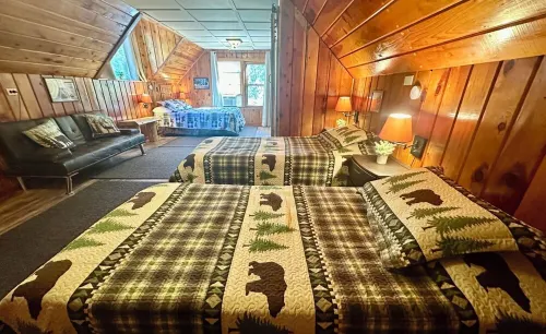 Twain Harte Group Cabin: Sleeps 21+, Walk to Town, Lake Access, Pet-Friendly