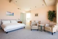 LAX Beachhouse - Luxury On The Sand and near LAX