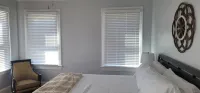 Homely Apt w/ 2 King Rooms, Porch - 10 Mins to DT!