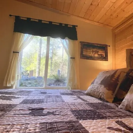 The River House:  A quiet getaway with Stunning Mountain views.