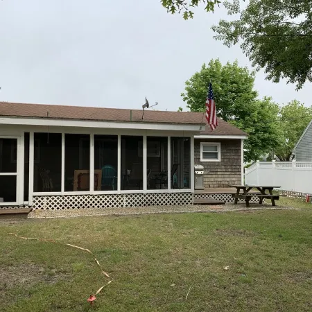 Walk to family friendly beach in West Dennis!