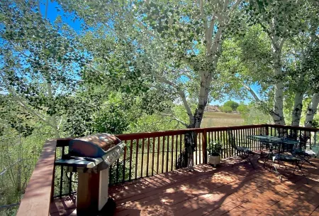 Lakeside, Dog friendly, Spectacular views,  RV/ Trailer parking