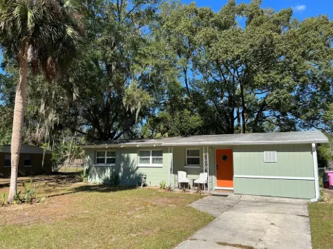 4 bed, 2 bath home conveniently located in NE Gainesville