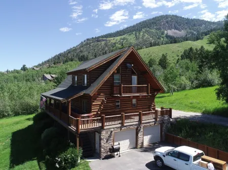 Log home in the Mountains