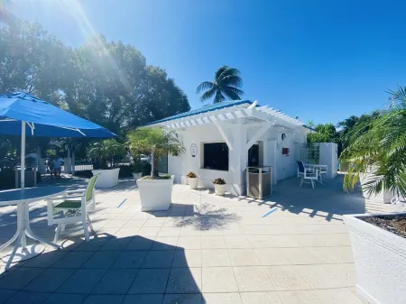 2BR - Key Largo Sunshine Getaway Отели в г. Тавернье