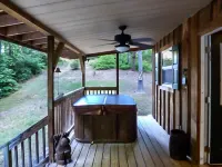 Grandma's Mountain Cabin - Up and Running Hotels in Edneyville