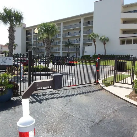Directly on the Beach! Free Beach Service! Huntington by the Sea 307. End Unit!