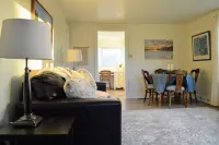 Sunny Cottage, Close to Town & Family Friendly