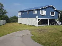 Big Spacious Elevated View Home, Minutes to VNP,Myra's Blue Hawaii House