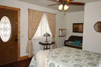 Little piece of paradise, Mickelson Trail Lodge.