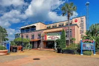 Luxury vacation Kemah, TX condo. Bars and restaurants within walking distance. Hotels near Cherry's Designs