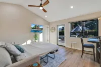 Guesthouse Poolside Suite 700sf 1 BR/2 BA/LR Hotels near 40868 Ave Solana