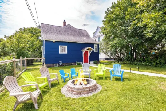 Kid-Friendly, Family Homebase Only 2 Blocks to Lake Superior - Dine Hike Explore