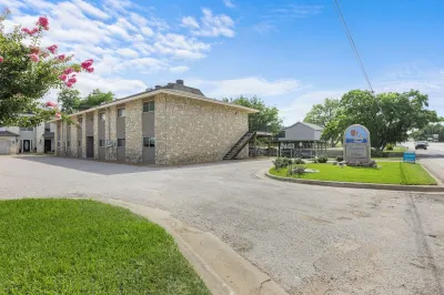 Lake LBJ Retreat: Cozy 1Br Condo with Dock Access & Grill