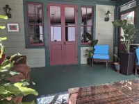 Adirondack Artist Retreat -spacious 5 bedroom w/ 9 person hot tub and more!