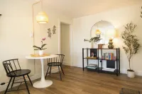 Peaceful & minutes from the Old Port with private parking Hotels in South Portland