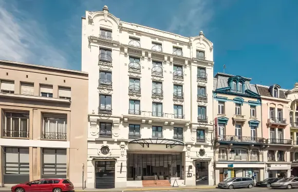 里爾魯貝美居大酒店