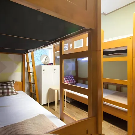 Cube Guesthouse Отели рядом с достопримечательностью «Станция метро Hannam»