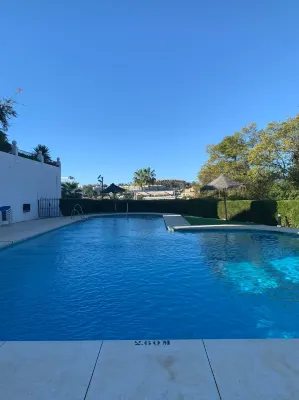 Casa adosada de lujo con vistas al mar a 10 minutos de Puerto Banús - Bungalows