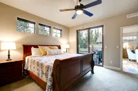 Eagle Crest Spacious Retreat - HOT TUB, Dogs OK