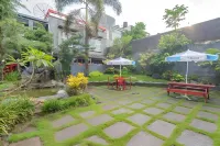 RedDoorz Hotel Alamanda @ Otista Garut Hotel dekat Indomaret Jl.Pembangunan