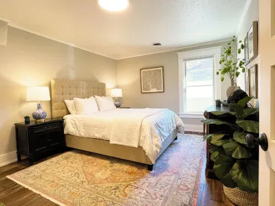 Full Kitchen // Spacious Living Room // Walk to Mineral Springs and Restaurants