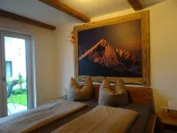 Vacation apartment Great garden apartment (new building), fantastic mountain view