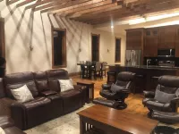 Spacious 2-bedroom loft above the International Owl Center in Houston, MN