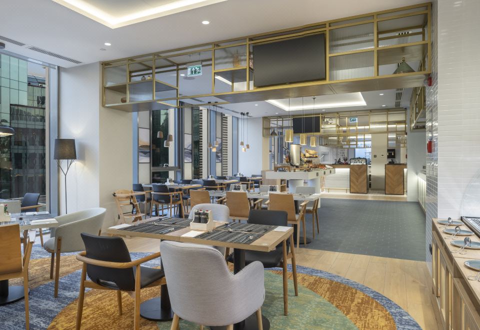 1. 힐튼 가든 인 ..