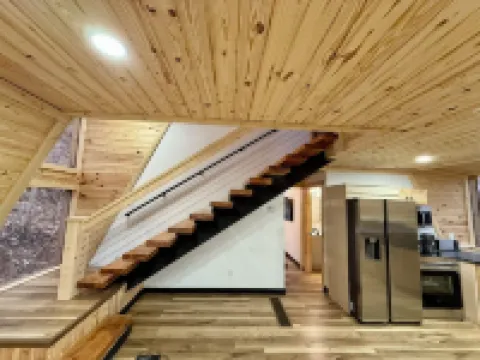 Modern A-Frame-Hot Tub-Gaming Area-EV Charger-10 Minutes to Slade