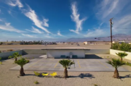 Desert Escape: 5BR Mid-Century Home w/ Pool, Spa, Firepit & Pickleball Court!