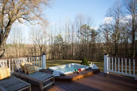 Winery, Breweries w/ hot tub & firepit