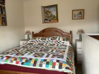 Snug, centrally Cottage With Enviable Lake and Snowdon Massif  Views.