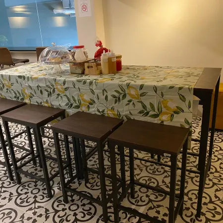 LHONG KRUNG HOSTEL Отели рядом с достопримечательностью «Школа Суан Кураб»