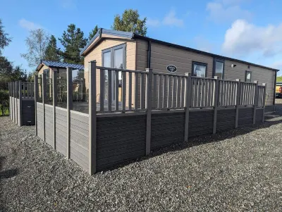 Charming 2-Bed Lodge in Newton Stewart
