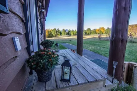 Tamarack Cottage Welcomes You ! STR # 200283