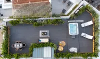 Plaka Arch Suites
