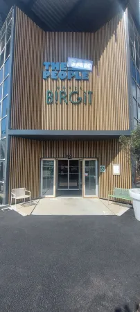 Birgit Hôtel le Havre Centre Отели рядом с достопримечательностью «Abbaye de Graville»