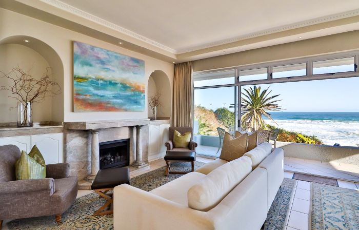Hermanus Beachfront Lodge